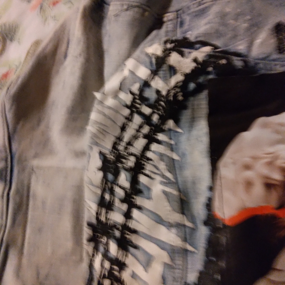 Customized Amari jean jacket - Picture 3 of 10